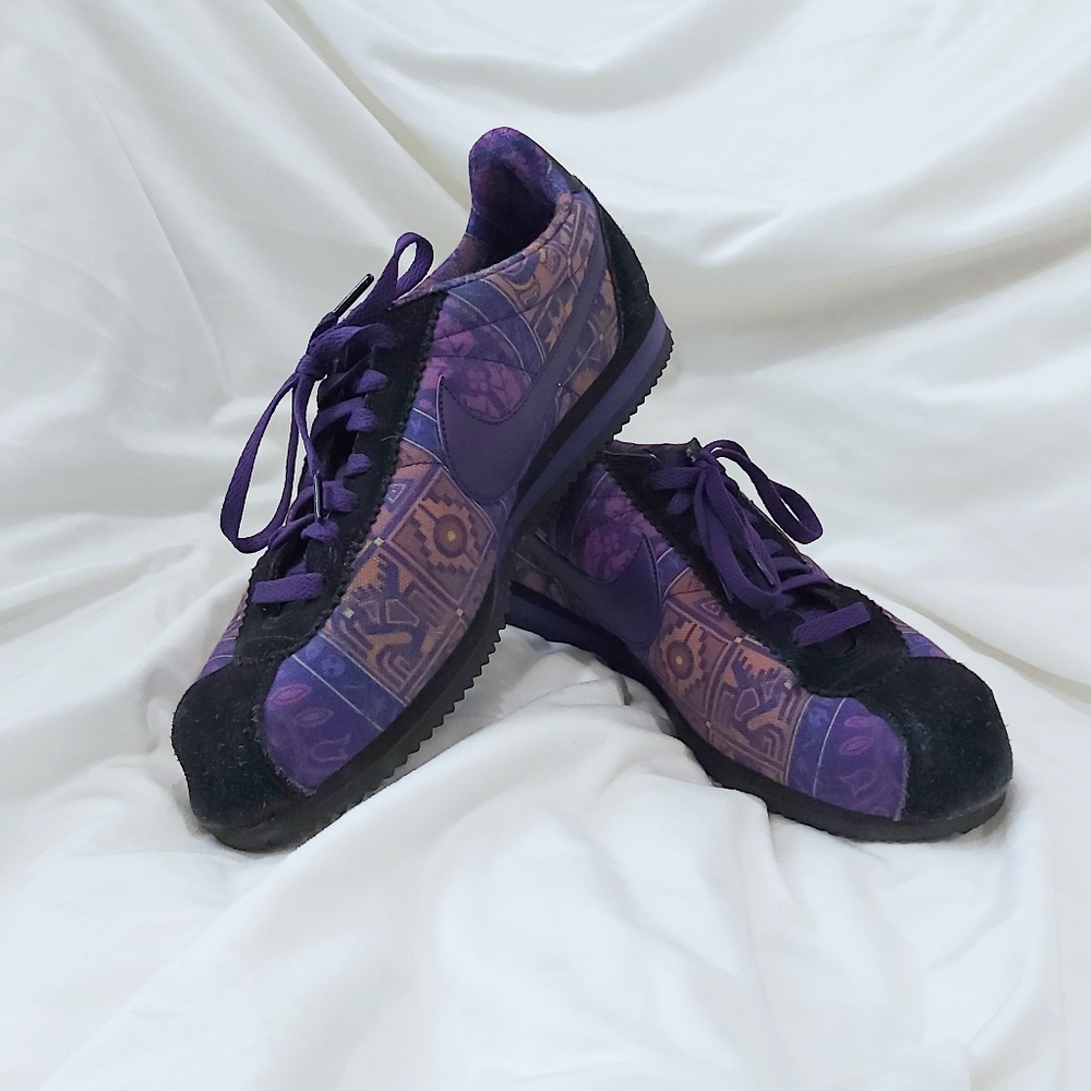 Nike Classic Cortez NylonLos Primeros Ladies size 11